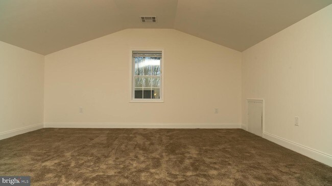 Building Photo - 2 PEACOCK Way