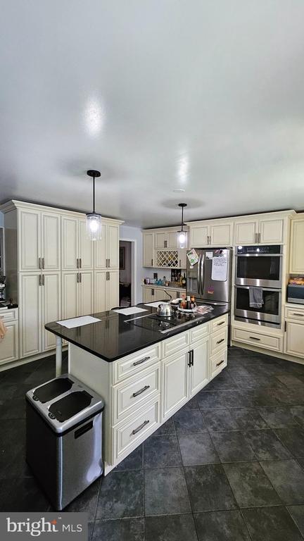 Building Photo - 1511 Jomar Dr
