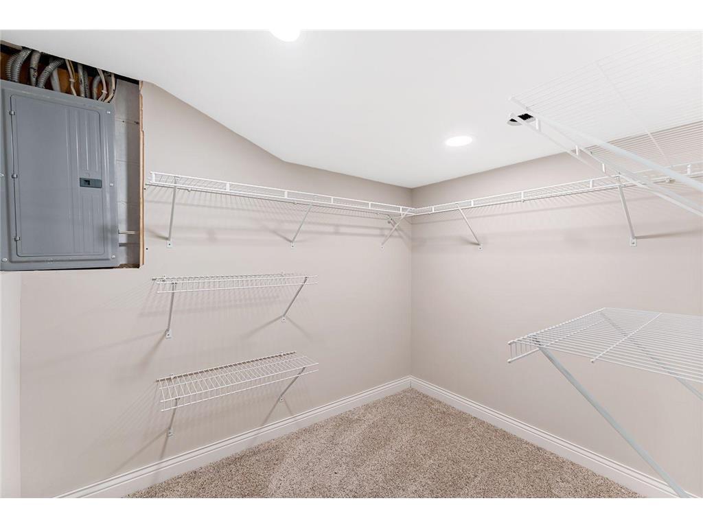 Bedroom #4 (closet) - 2600 W 110th St