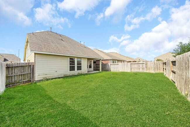 Building Photo - 20214 Weeping Pine Way
