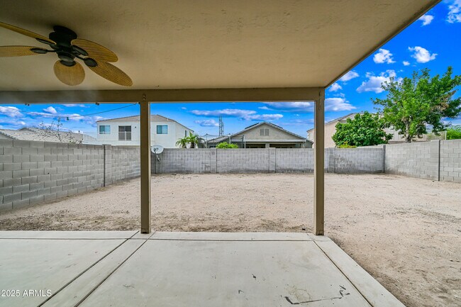 Building Photo - 10950 W Royal Palm Rd