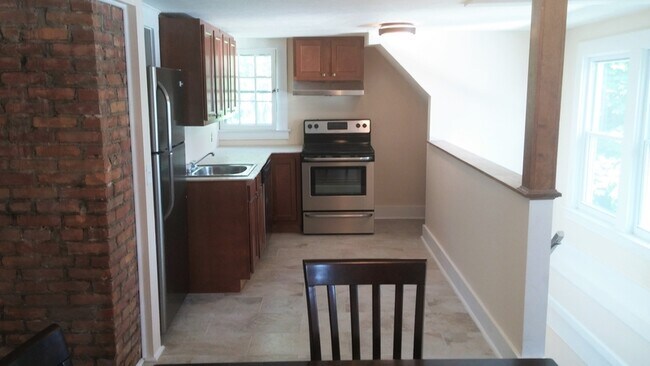 Primary Photo - 131 Dell St