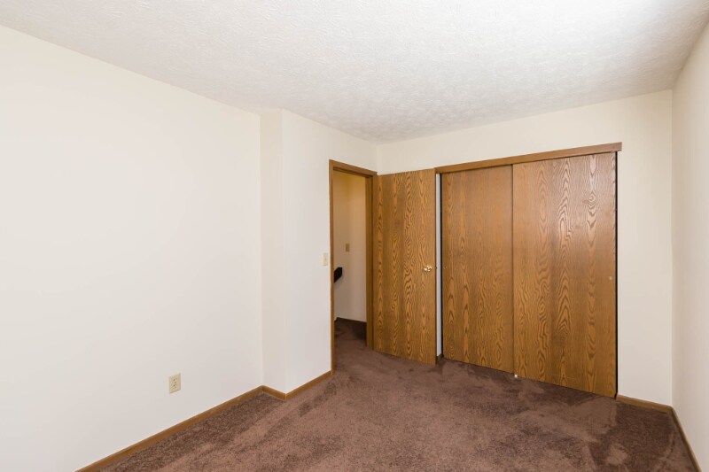 Building Photo - 818 Annagladys Dr