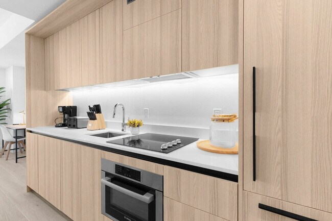 Building Photo - 225 N Miami Ave