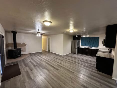 Building Photo - 111 E 7th St