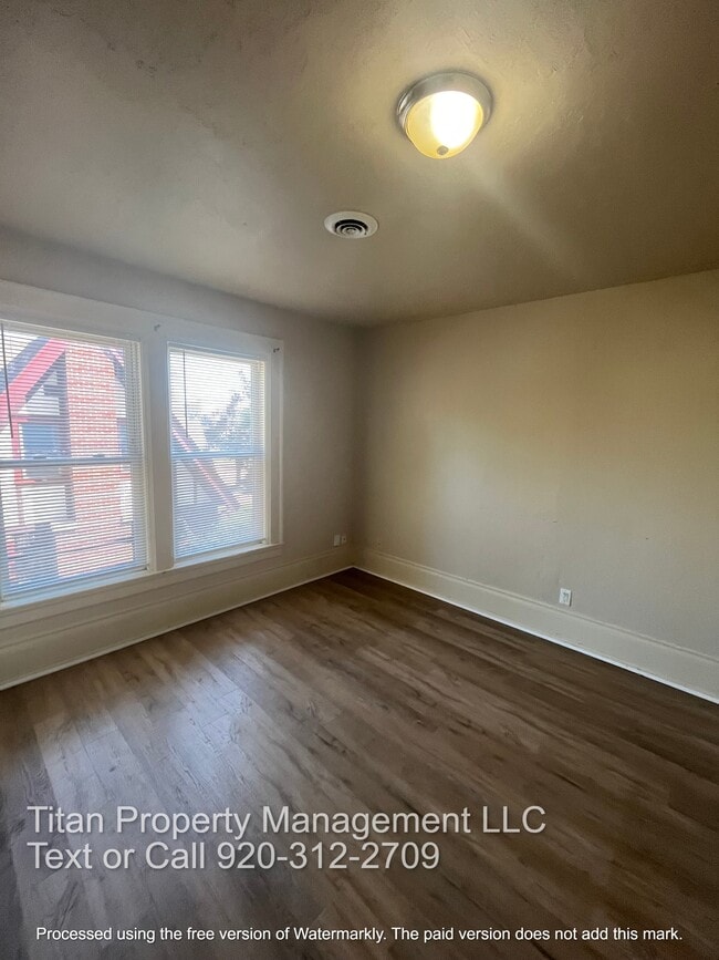 Building Photo - 413 S Walnut St