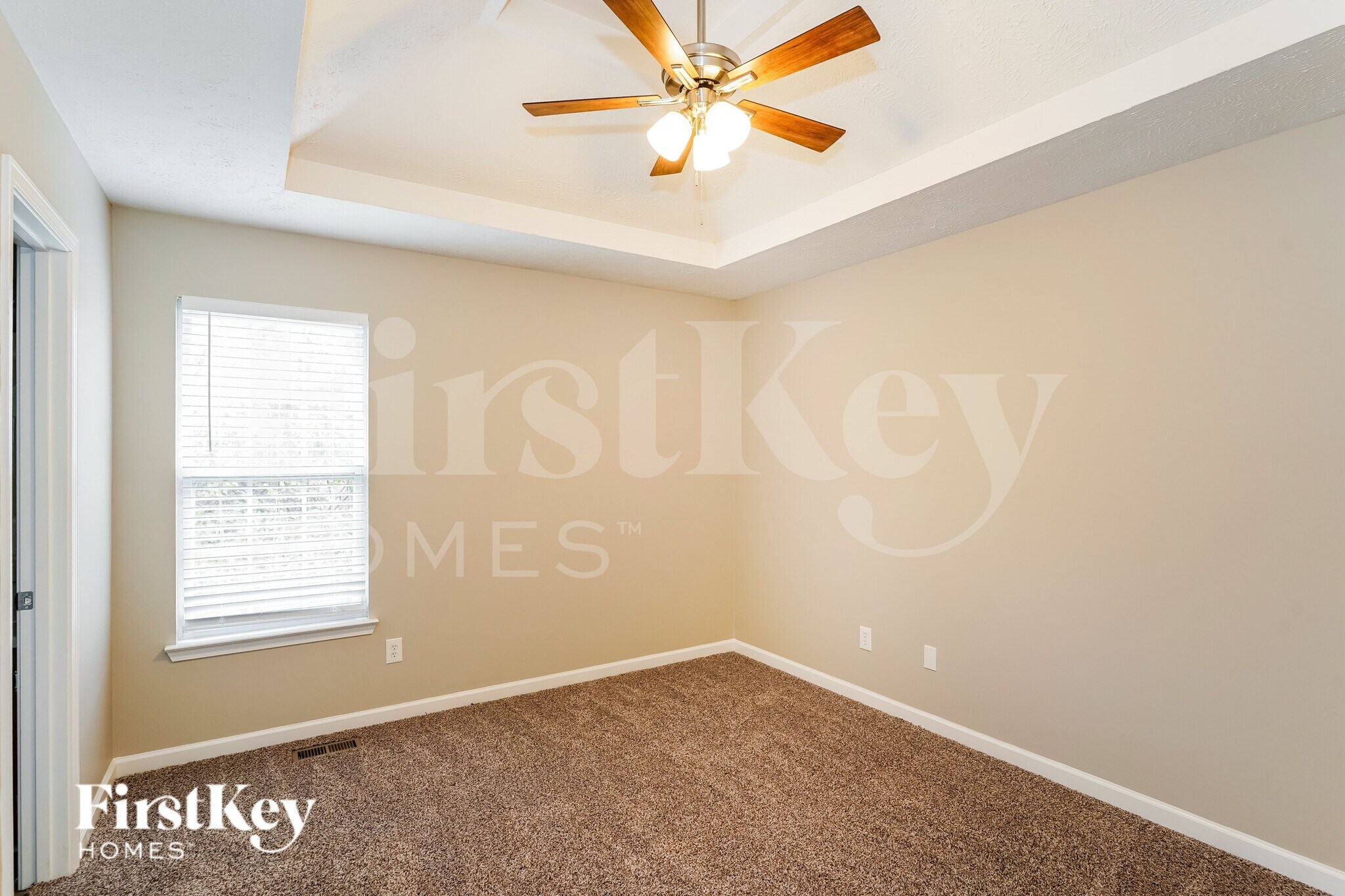 Building Photo - 112 SADDLESTONE Ct S