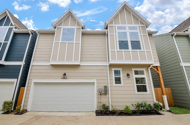 Building Photo - 9309 Montridge Dr