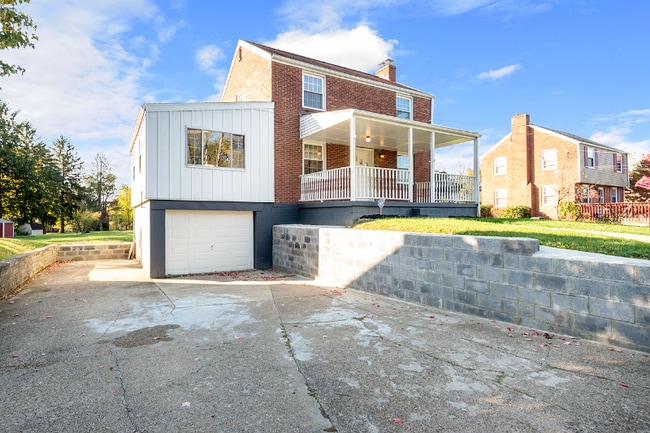 Building Photo - 1180 Duncan Ave