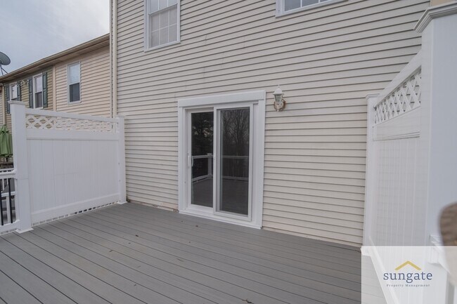 Building Photo - 5 Grandee Ct