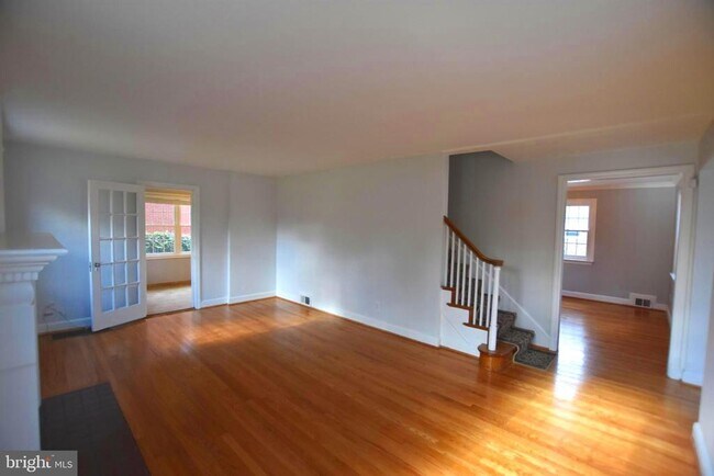 Building Photo - 10118 Cedar Ln