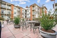 Building Photo - 309 Holland Ln