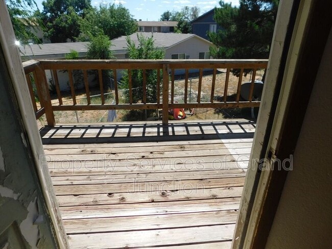 Building Photo - 570 Dawn Ct