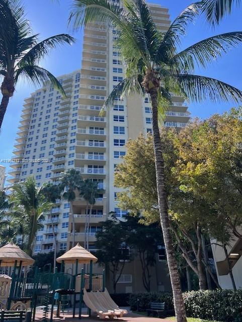 Building Photo - 19501 W Country Club Dr