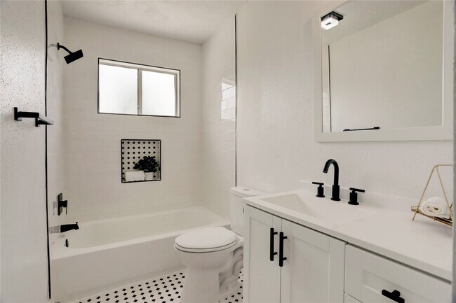 Building Photo - 7926 Windy Creek Dr