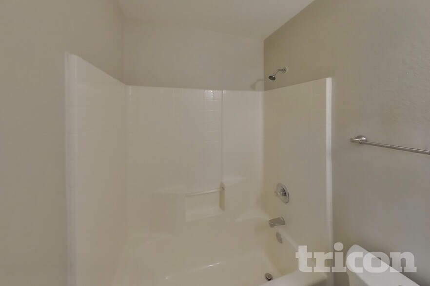 Building Photo - 1584 Sandhurst Dr