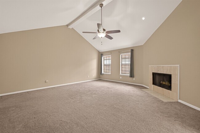 Building Photo - 2413 Potomac Dr