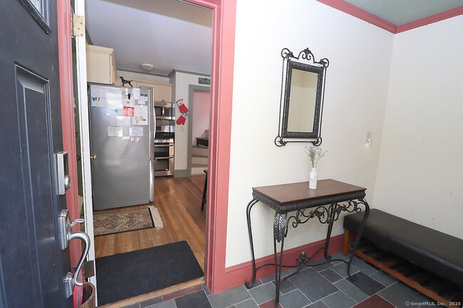 Building Photo - 111 Stearns St