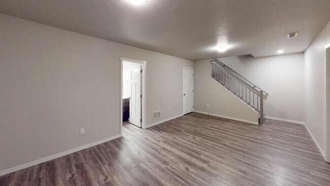 Building Photo - 3 bedroom 2 bathroom townhome with 1 car garage
