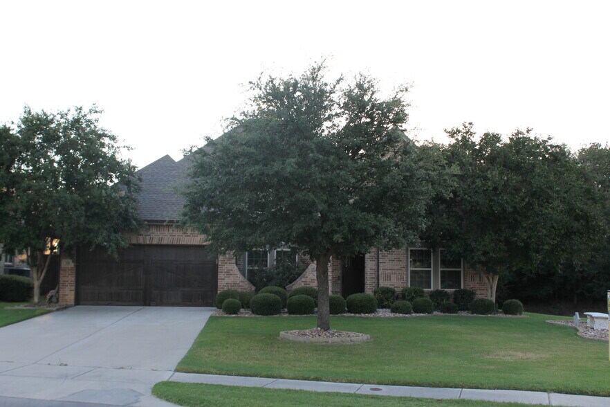 Building Photo - 508 Hidden Meadow Dr