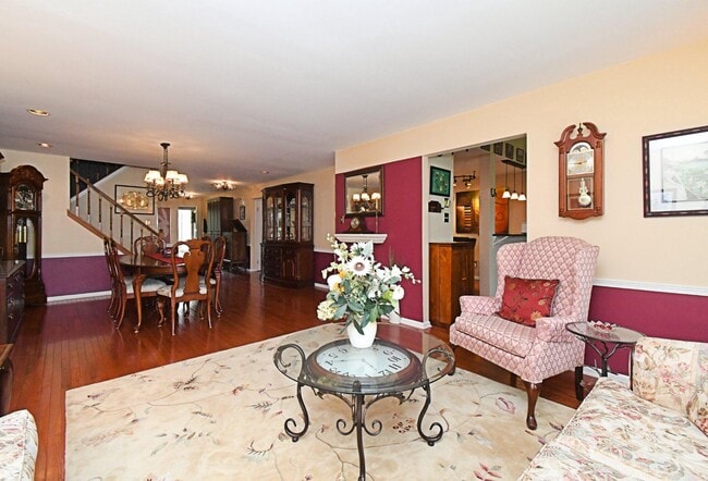 Building Photo - 187 Pinecrest Ln