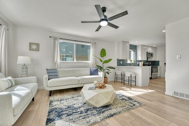 Building Photo - 57 Del Mar Cir