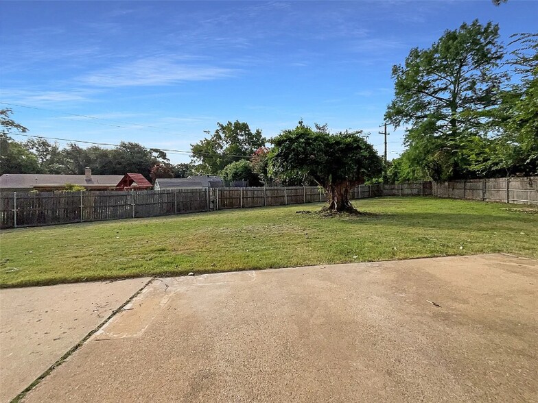 Building Photo - 2369 Laredo Ct