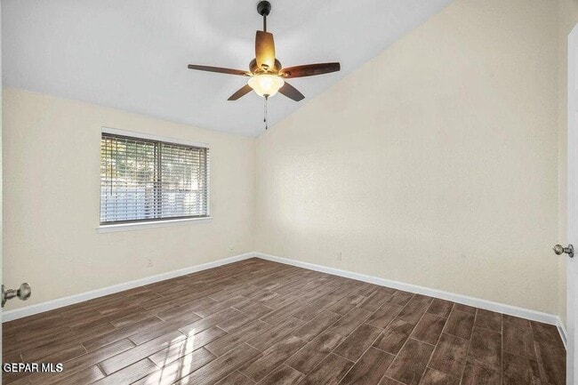 Building Photo - 5944 Bridalveil Dr