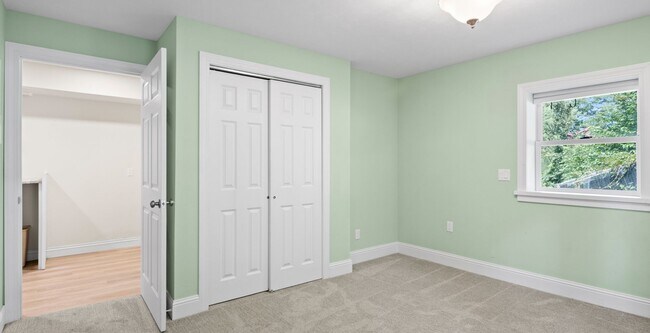 Building Photo - 3-Bedroom Home with Peekaboo Views of Silv...