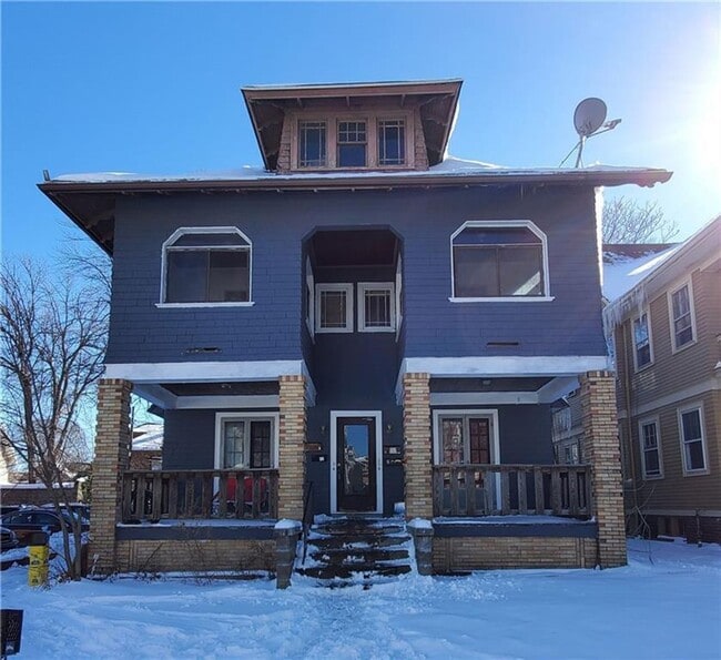 Building Photo - 96 Laburnam Crescent