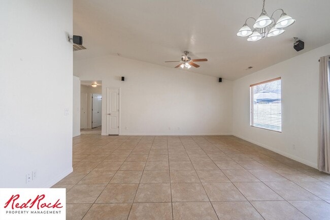 Building Photo - Inviting 3-Bedroom Home with Garage and Private Backyard