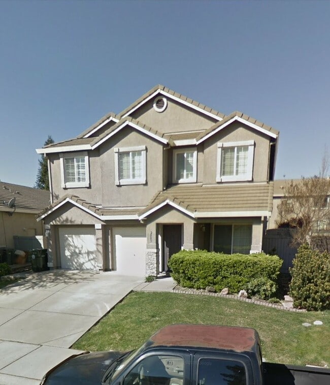 Building Photo - Stunning 5/3 Home LOADED w/Upgrades!  (PLE...