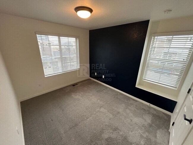 Building Photo - 3650 Pinonwood Ct