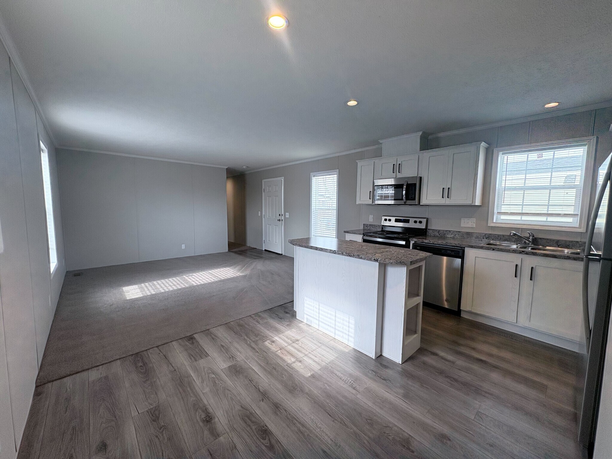 Building Photo - 10610 State Rte 762