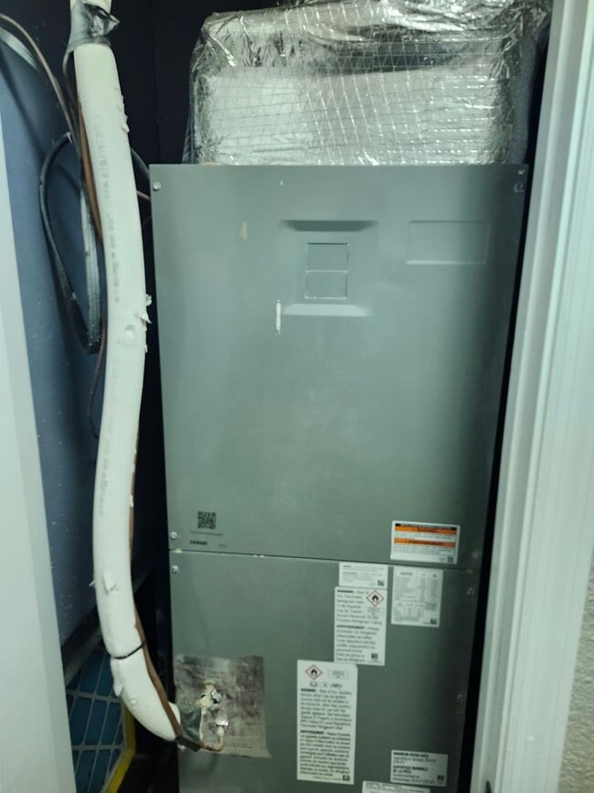 Building Photo - Remodeled FAMCEE Home