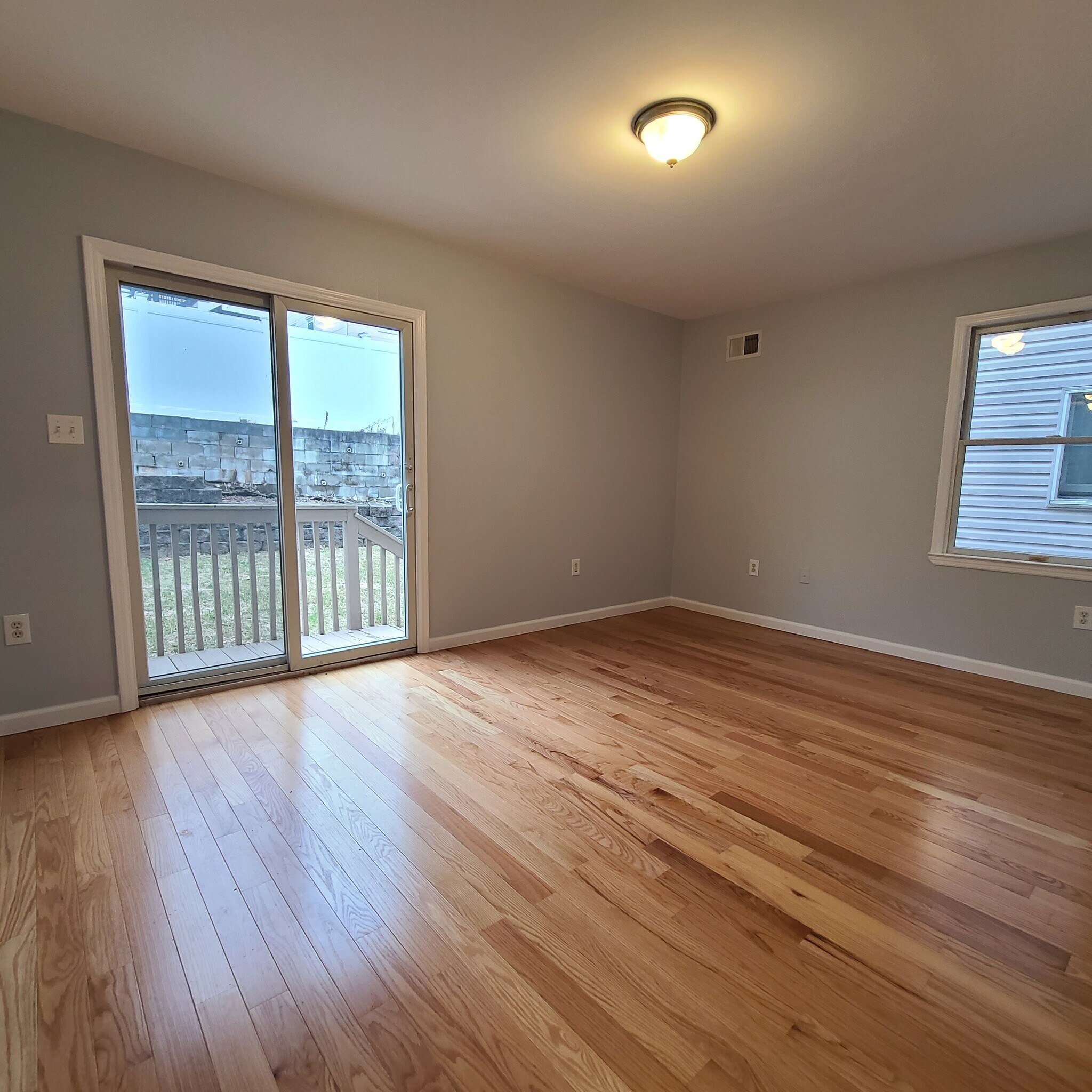 Building Photo - 5206 Cottage Ave