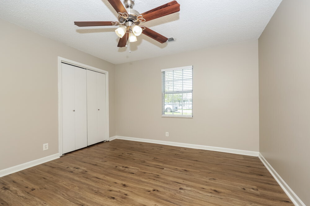 Building Photo - 3205 Country Lawn Dr