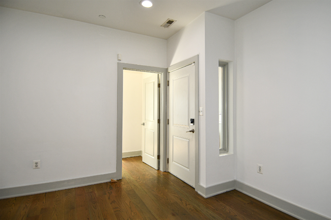 Building Photo - 1632 K St NW
