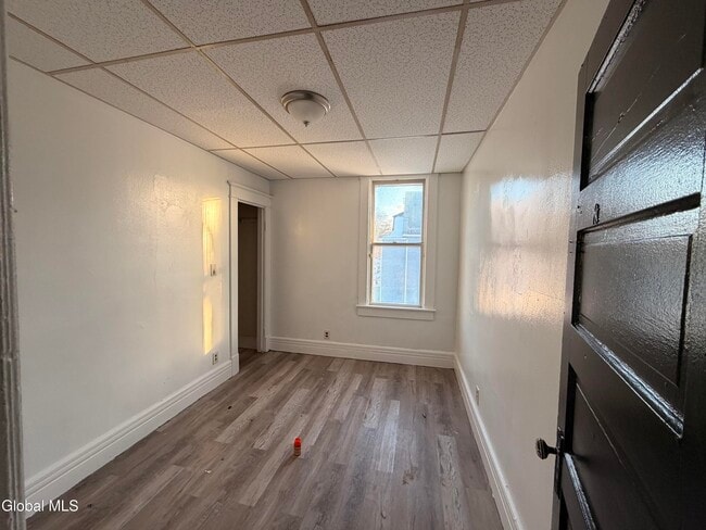 Building Photo - 253 Forest Ave