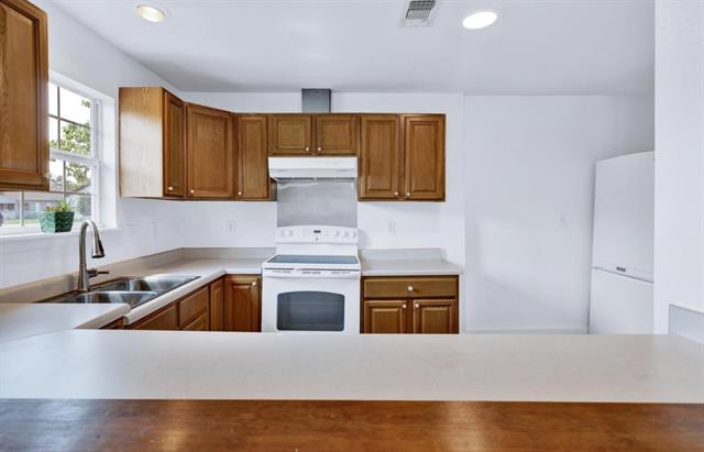 Building Photo - 530 SE 2nd St