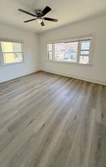 Building Photo - 433 W 4TH St