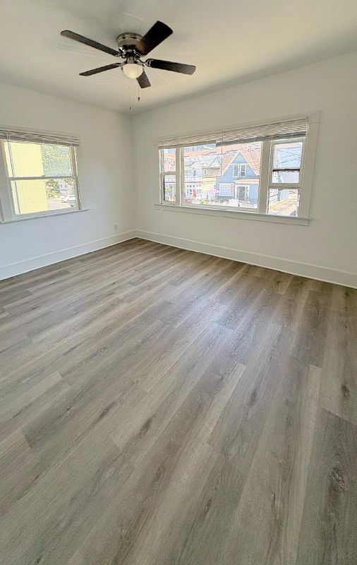 Building Photo - 433 W 4TH St