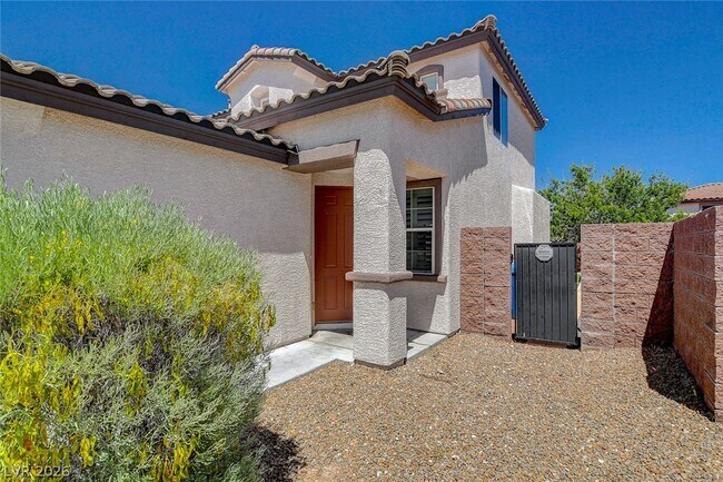 Building Photo - 9734 Maspalomas St
