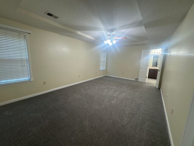 Building Photo - 8699 Tropicana Dr N