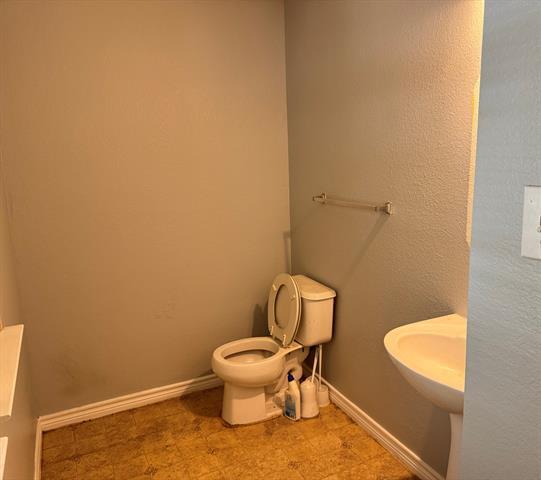 Building Photo - 6909 Planters Row Dr
