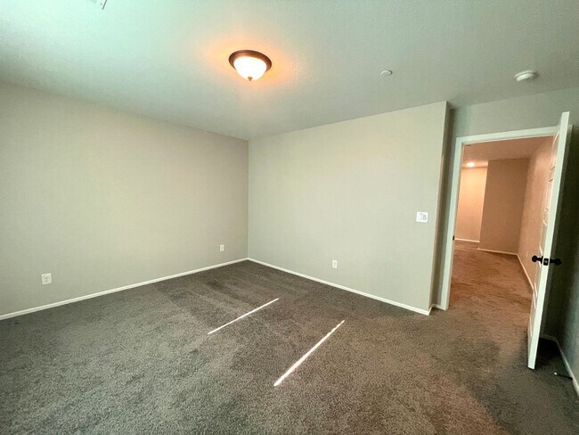 Building Photo - Beautiful Home in Valley Vista Available S...