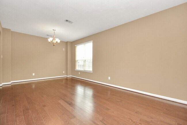 Building Photo - 3505 Barrington Ct