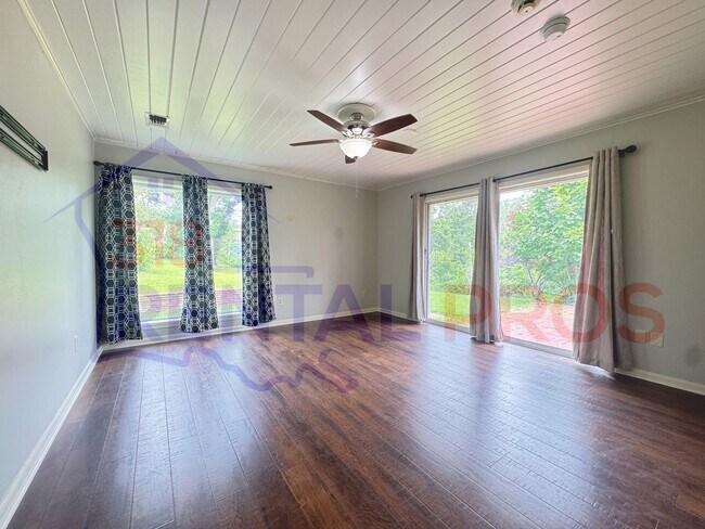 Building Photo - 3 Bed, 2 Bath Home in Ruston