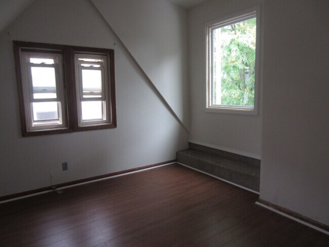 Building Photo - SOUTHVIEW