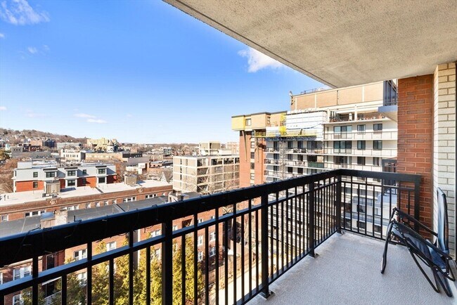 Building Photo - 60 Longwood Ave